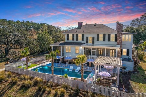 Crafting the Perfect Charleston Guest Welcome Guide for a Memorable Stay